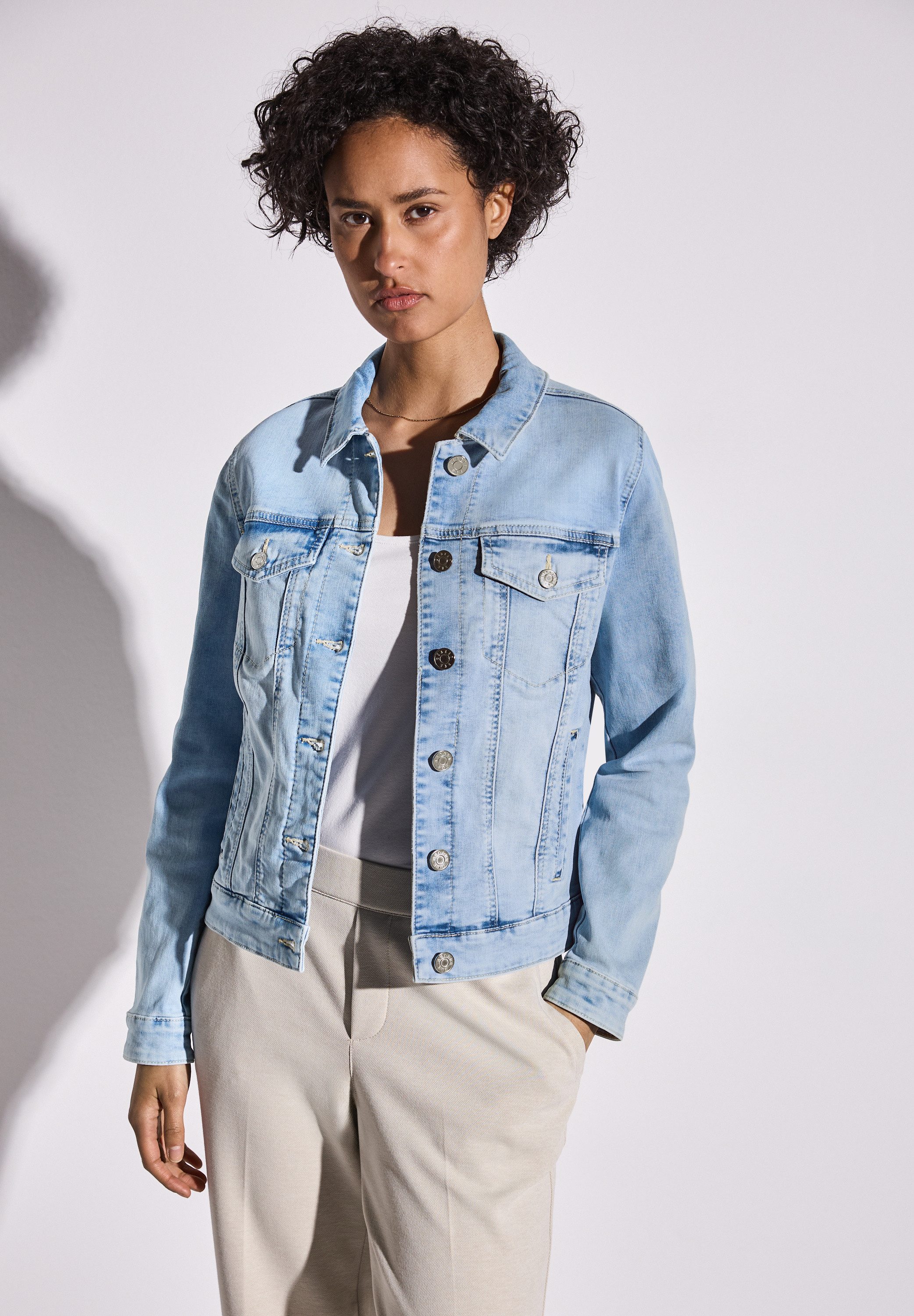 STREET ONE Jeansjacke im Bleached-Look und mit Knopfleiste